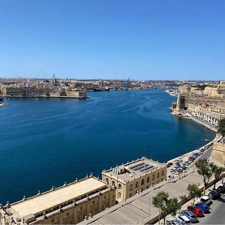 Superb 3 Bedroom Apartment In Valletta Exterior photo