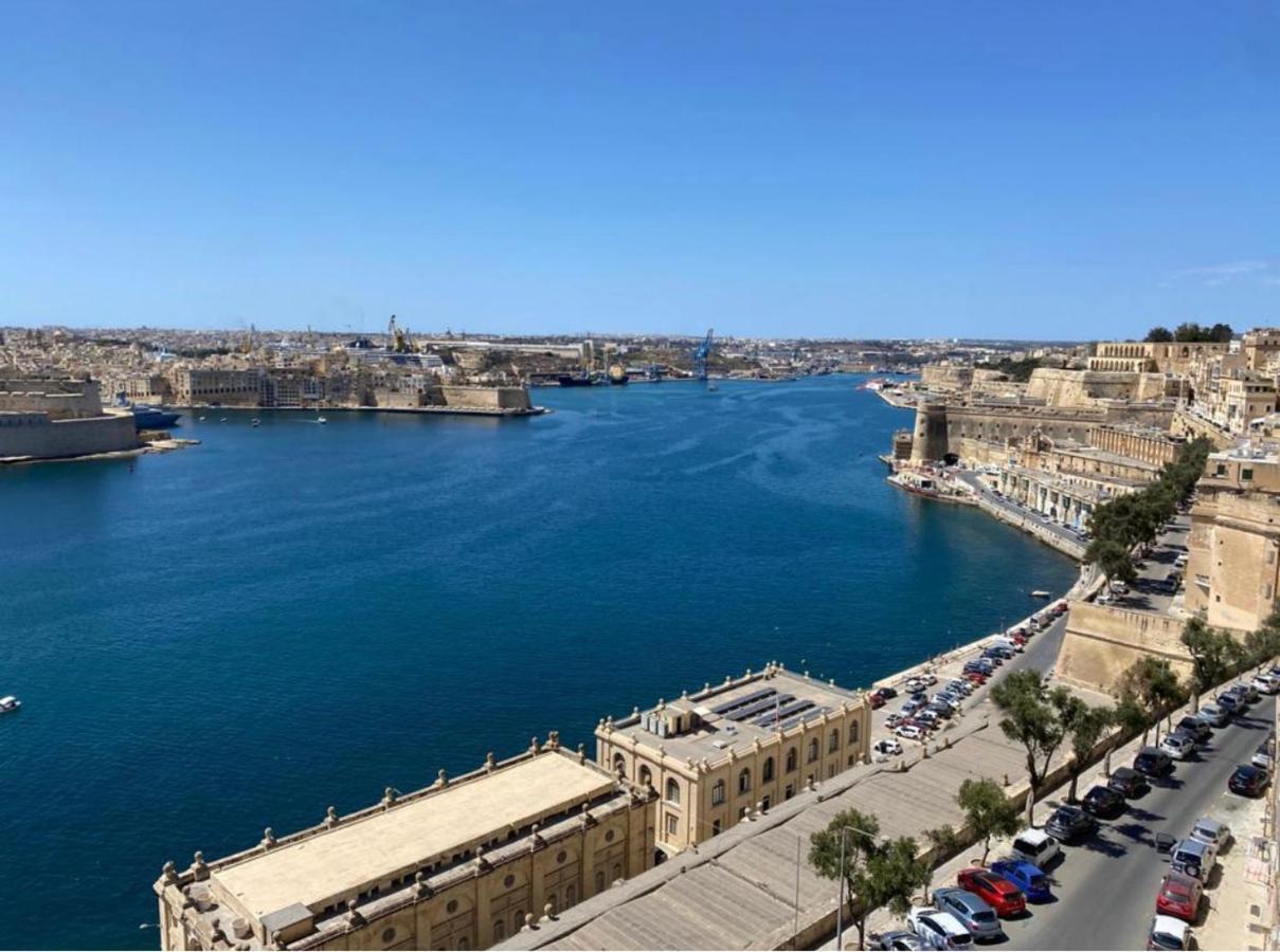 Superb 3 Bedroom Apartment In Valletta Exterior photo